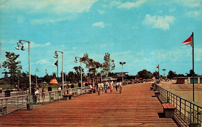 Lake St. Clair Metropark (Metro Beach, Metropolitan Beach) - Vintage Postcard (newer photo)